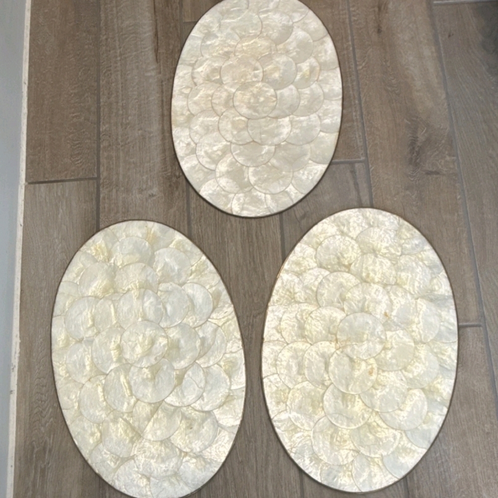 Capiz Shell Oval Placemats Set of 3 Scallop Pattern Ivory White 12" x 18"